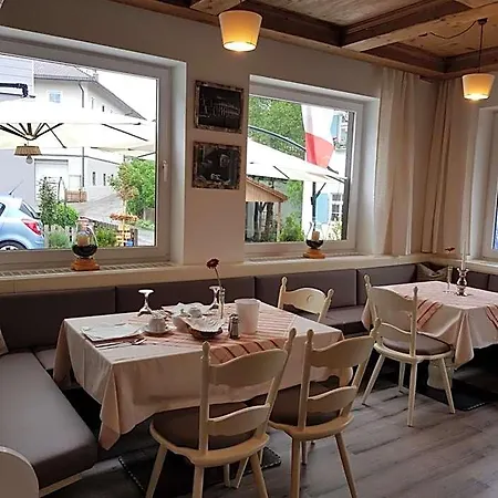 - Restaurant Jaegerwinkl 3* Rettenberg