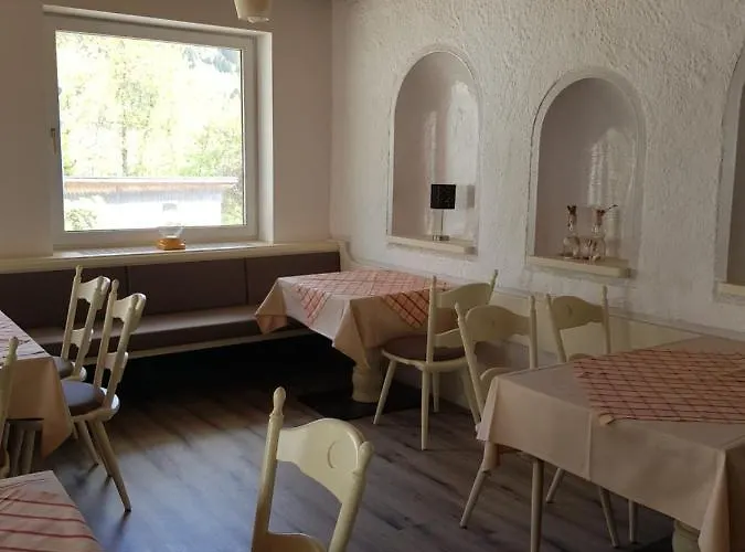 - Restaurant Jaegerwinkl Alojamento de Acomodação e Pequeno-almoço 3*
